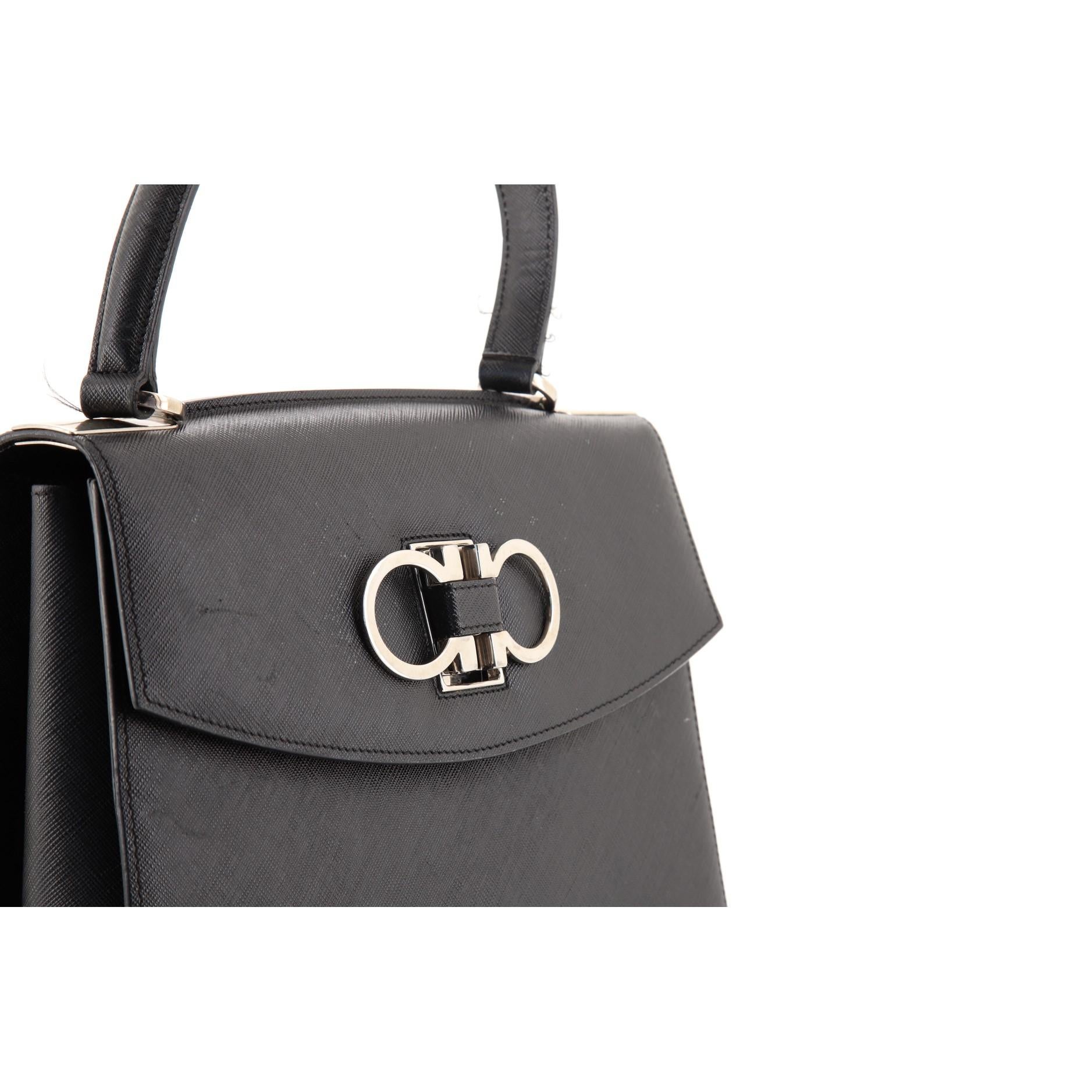 Salvatore Ferragamo Double Gancini Top Handle Tasche aus Saffiano Leder 3
