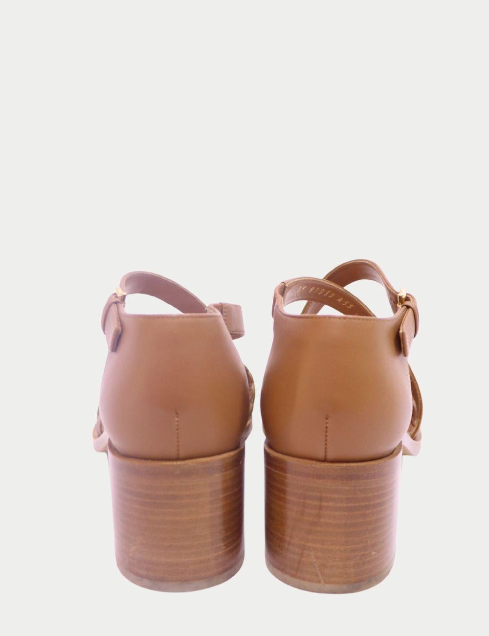 Salvatore Ferragamo - UE 39.5 en Excelente estado para la venta en Amman, JO