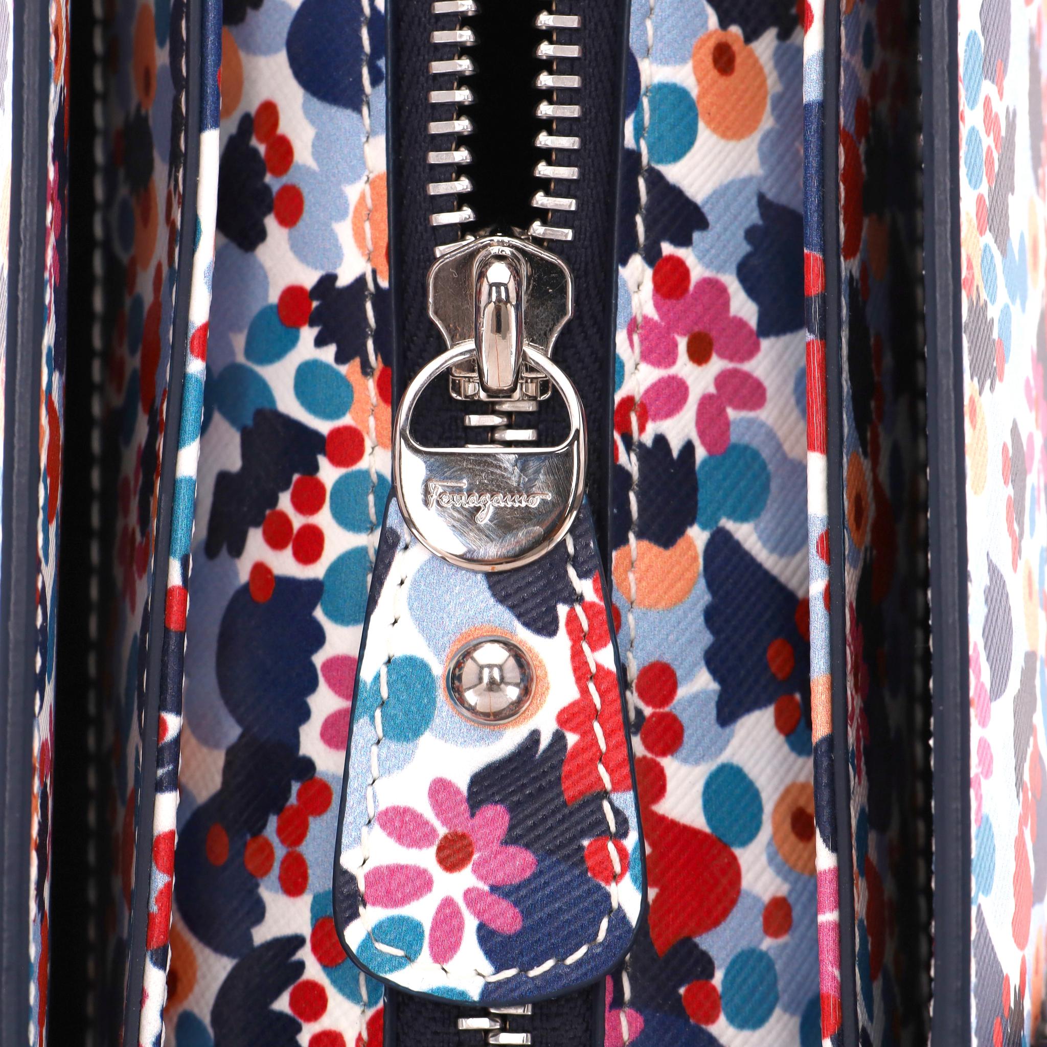Sac en cuir Salvatore Ferragamo Floral Zigzag en vente 3