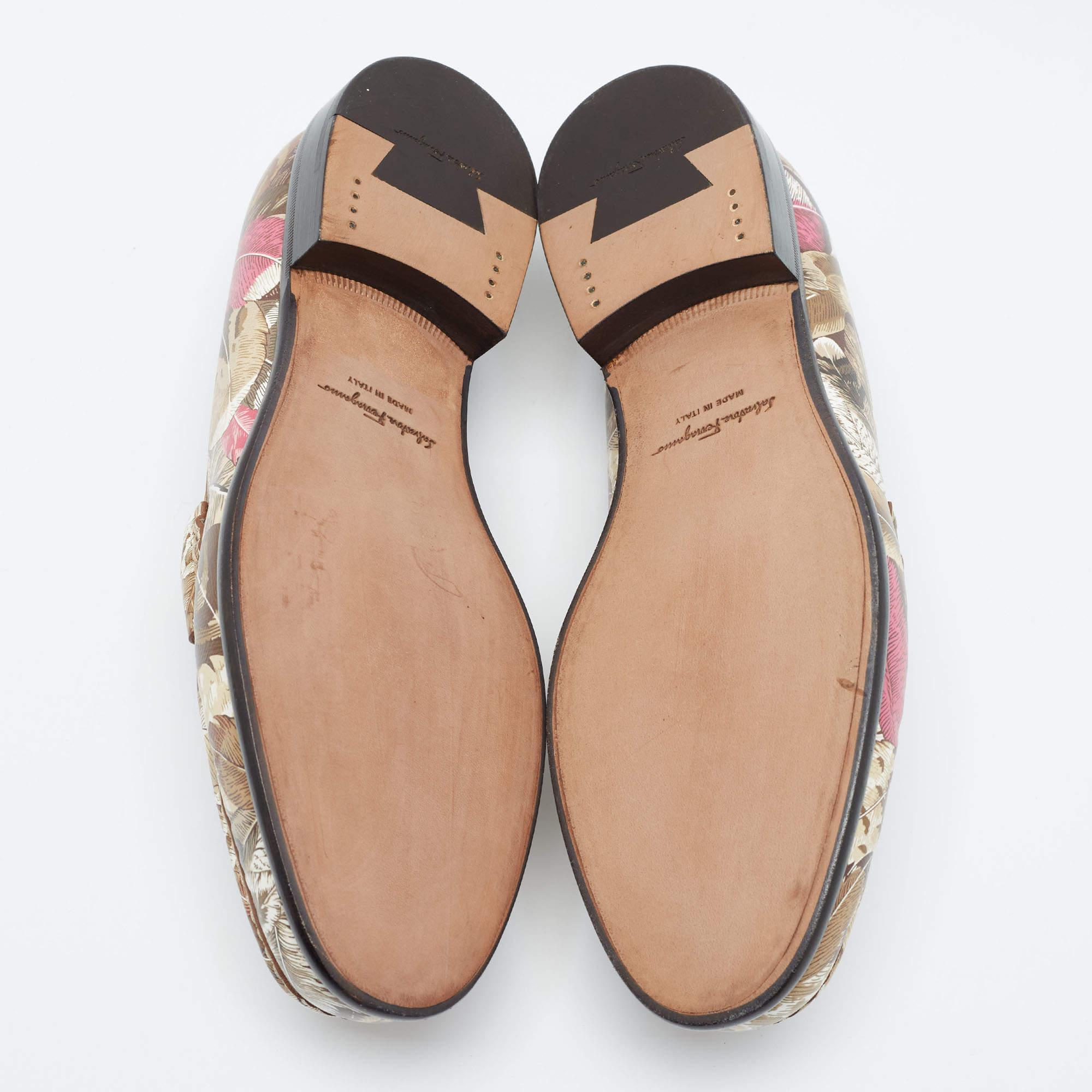Salvatore Ferragamo Bedruckter Leder Bit Slip On Loafers mit Blumenmuster Größe 40,5 im Angebot 2