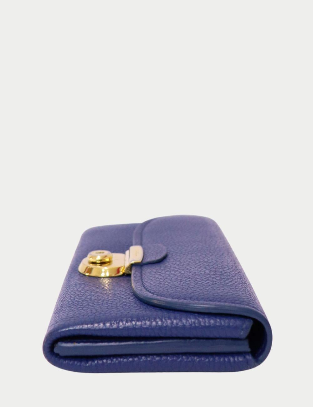 Viola Salvatore Ferragamo in vendita