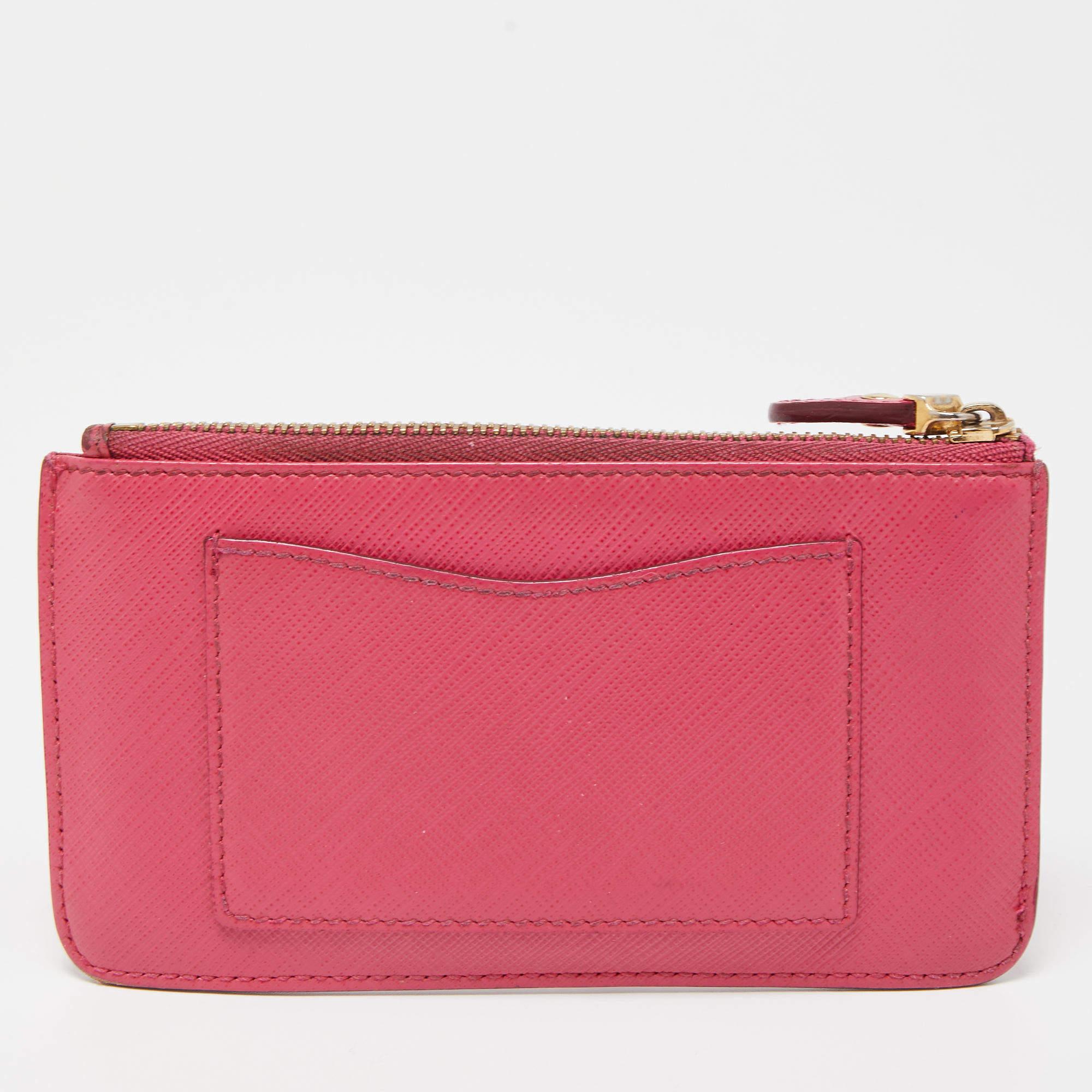 Salvatore Ferragamo Fuchsia Leather Bow Zip Coin Purse In Good Condition For Sale In Dubai, Al Qouz 2