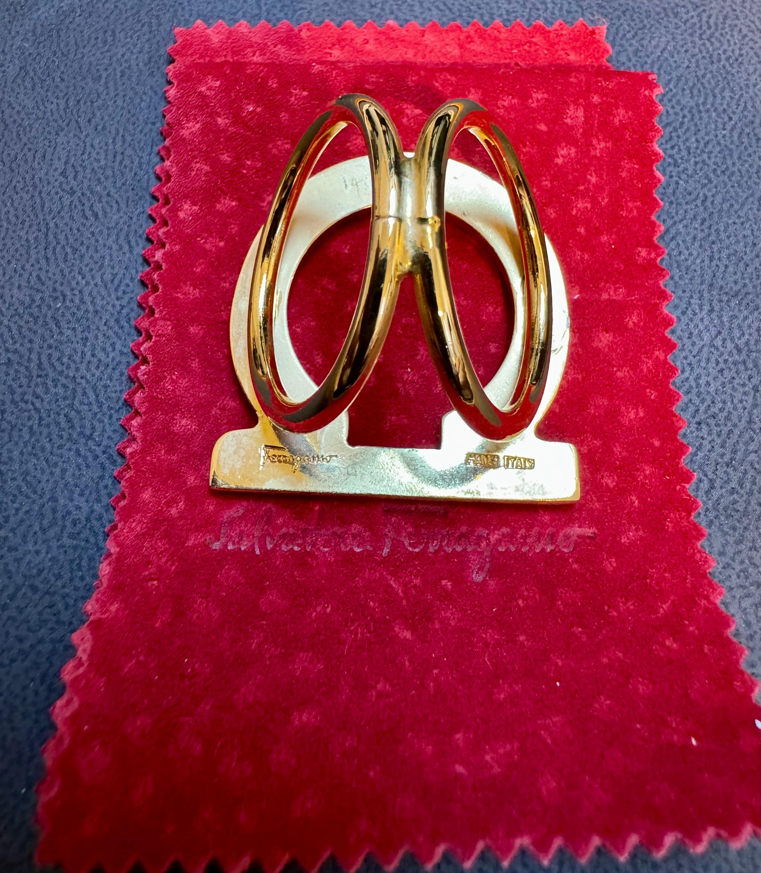 Salvatore Ferragamo  Ganchini scarf ring gold Tone, Large Size For Sale 4