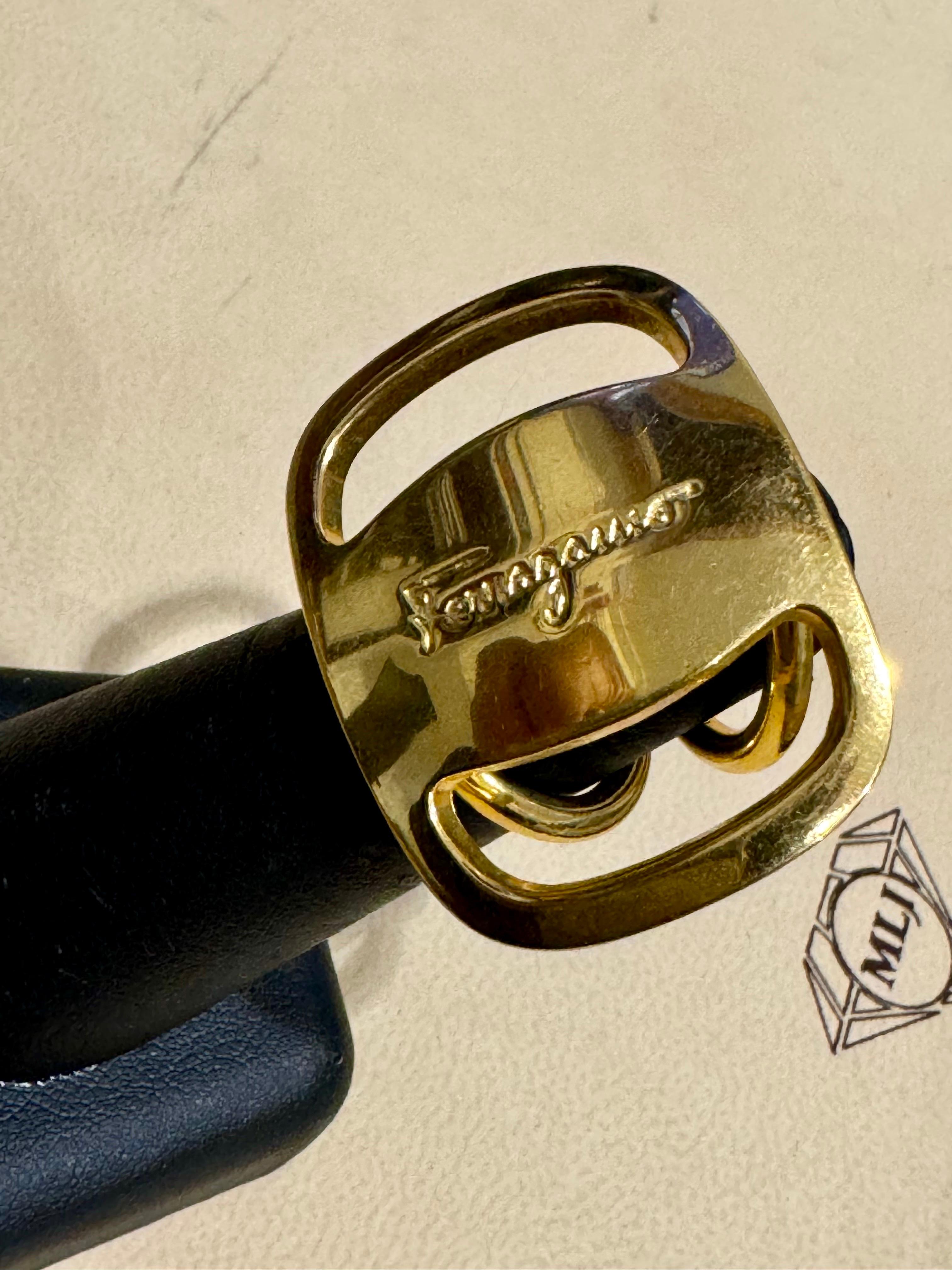 Salvatore Ferragamo  Ganchini scarf ring /Ring gold Tone, Medium Size For Sale 5