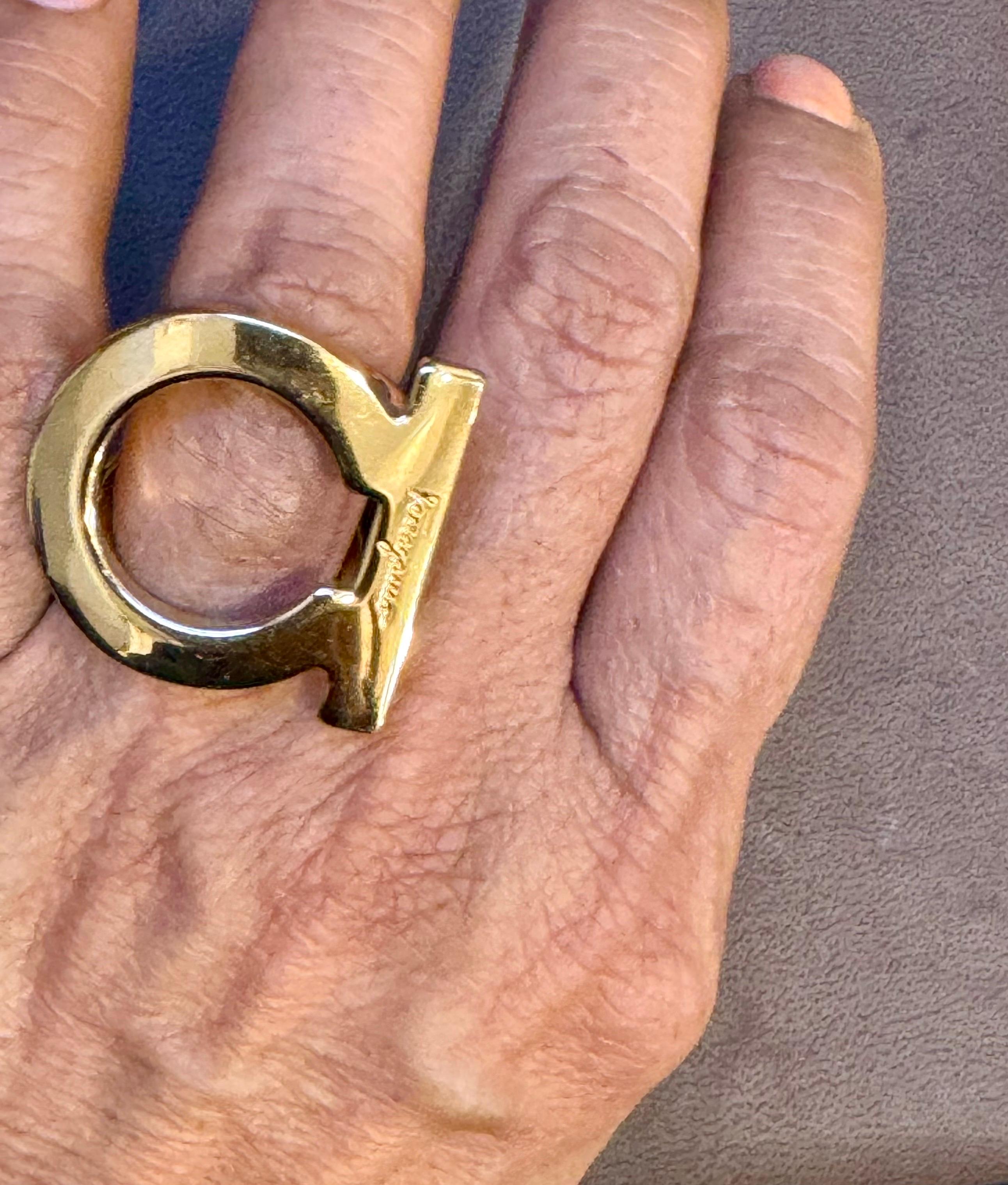 Salvatore Ferragamo  Ganchini scarf ring /Ring gold Tone, Medium Size For Sale 6