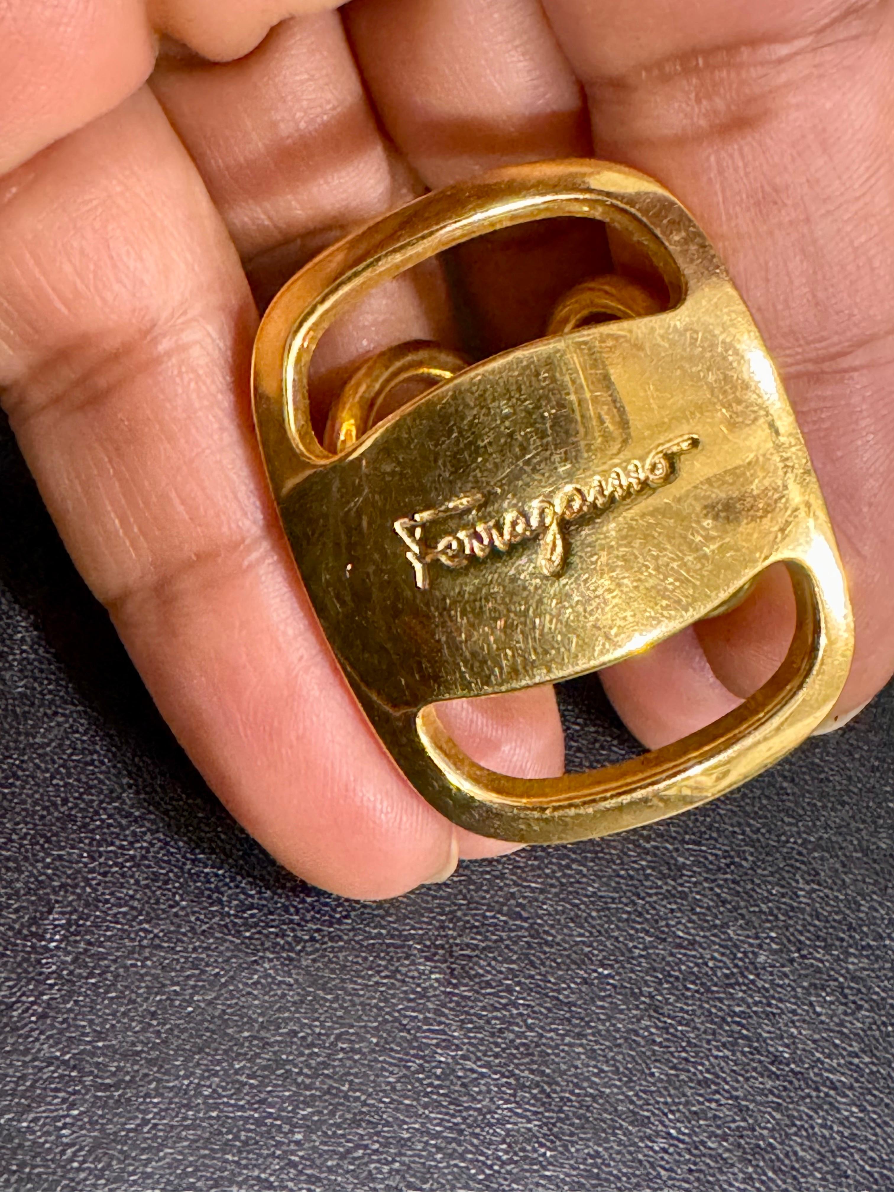 Salvatore Ferragamo  Ganchini scarf ring /Ring gold Tone, Medium Size For Sale 6