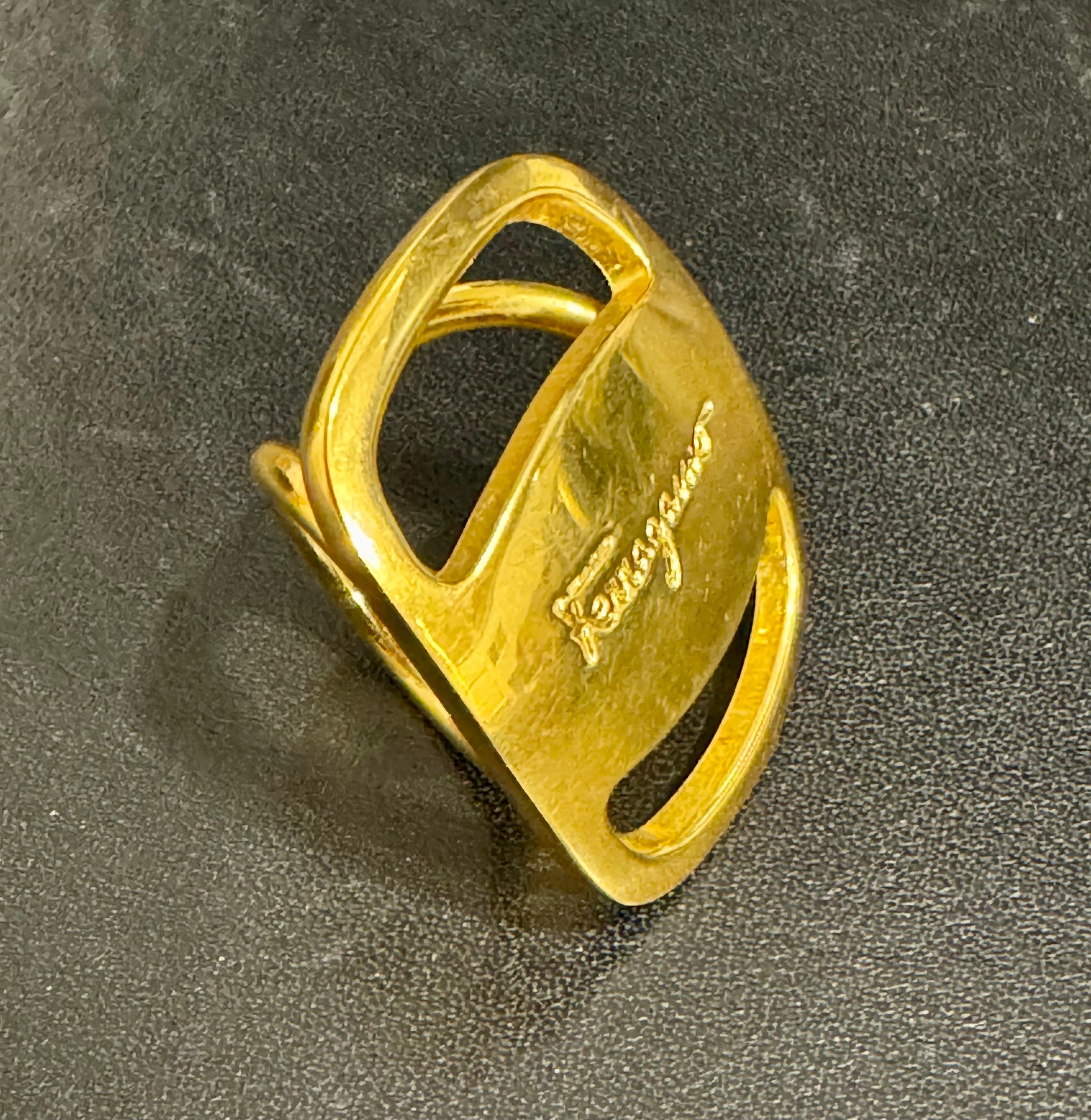 Salvatore Ferragamo  Ganchini scarf ring /Ring gold Tone, Medium Size For Sale 7