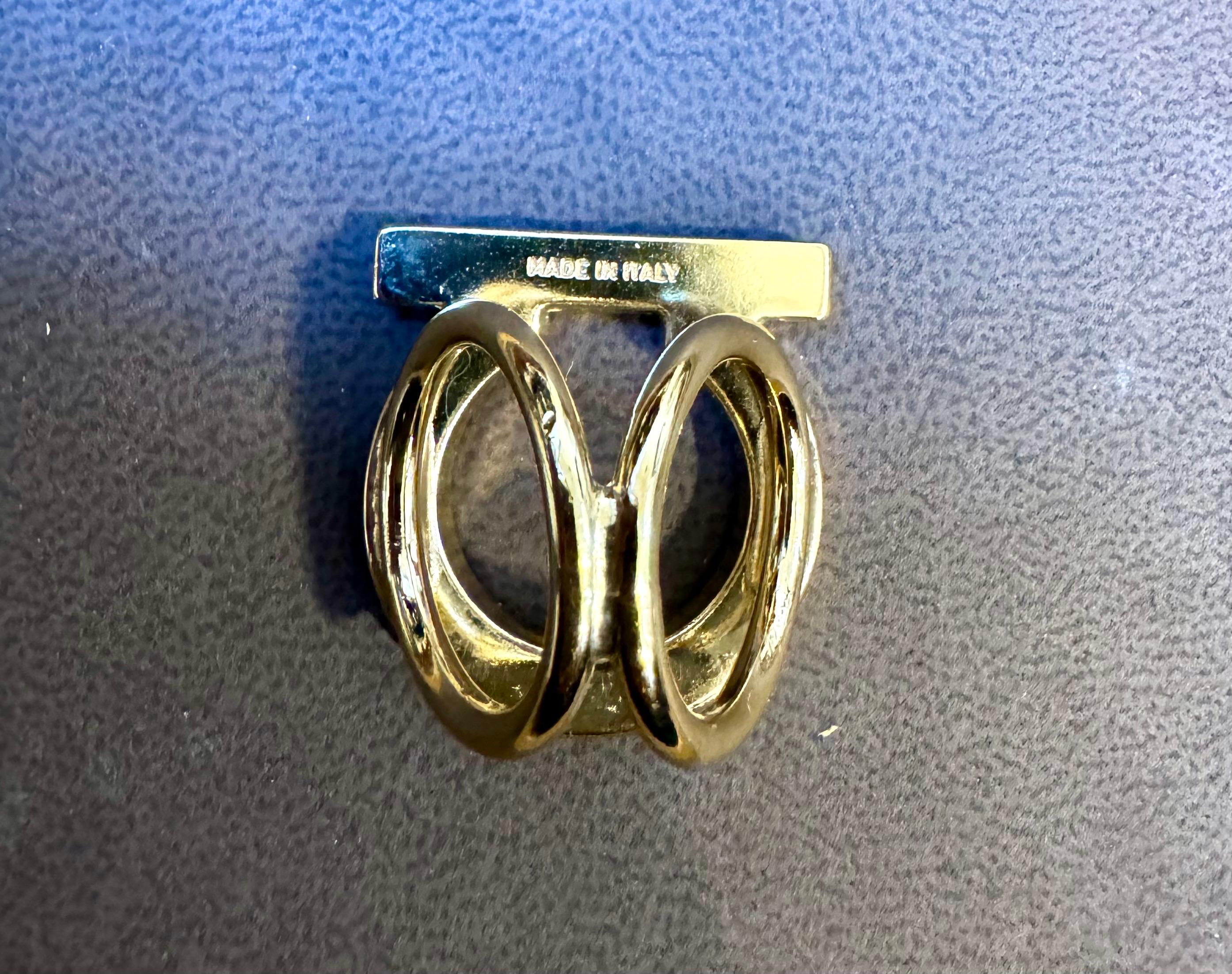 Salvatore Ferragamo  Ganchini scarf ring /Ring gold Tone, Medium Size For Sale 10