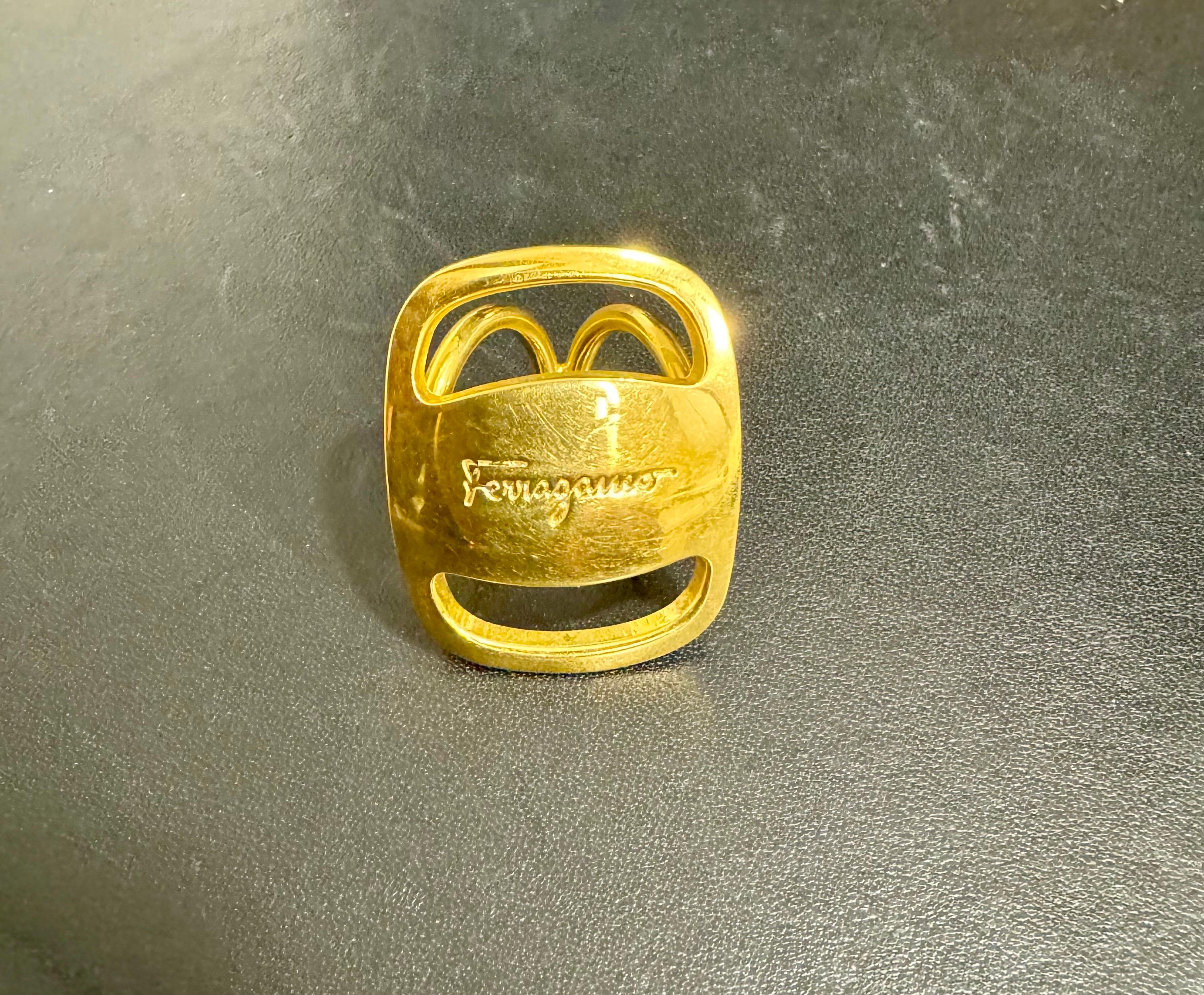 Salvatore Ferragamo  Ganchini scarf ring /Ring gold Tone, Medium Size For Sale 11