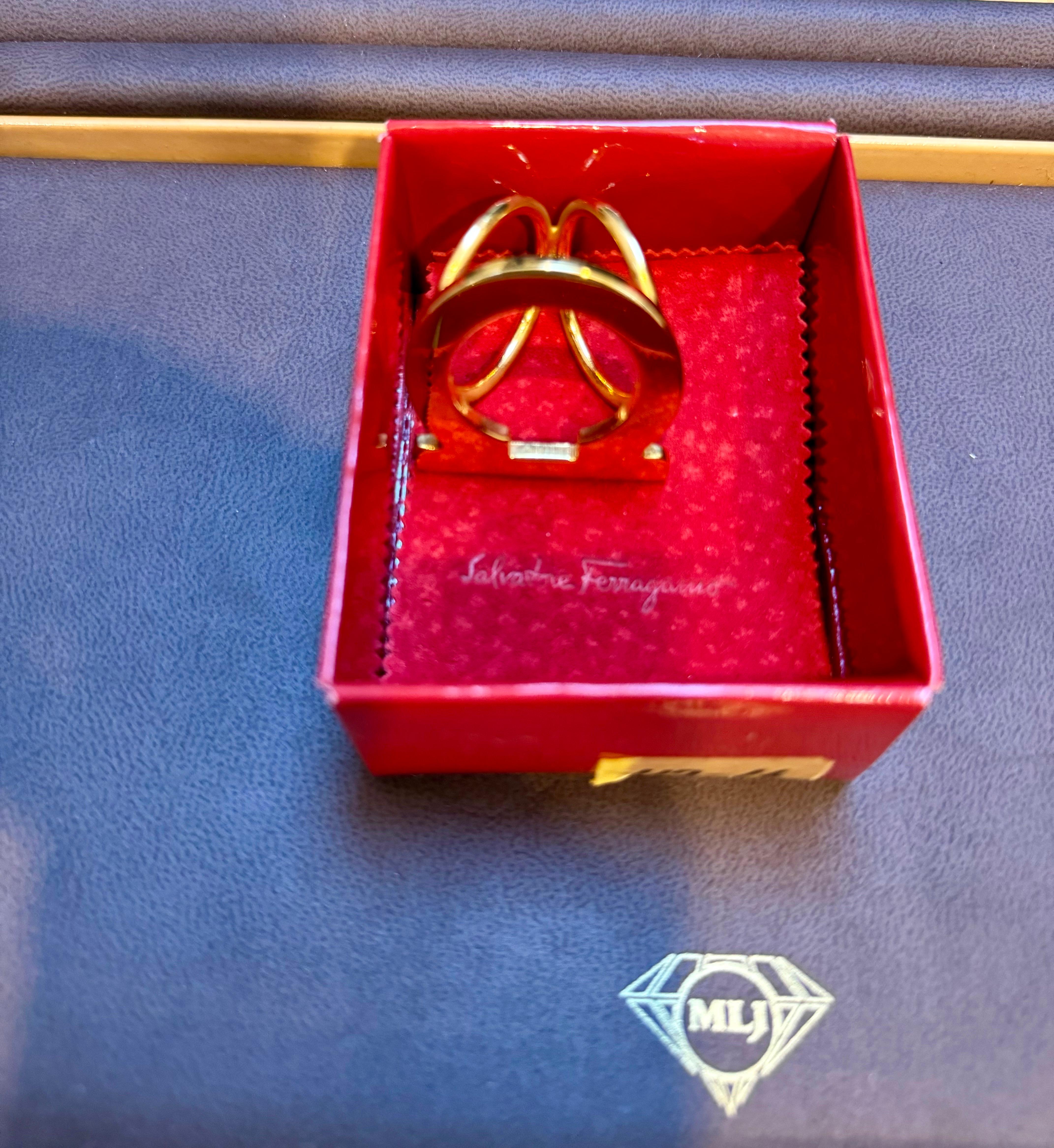 Salvatore Ferragamo  Ganchini scarf ring /Ring gold Tone, Medium Size For Sale 11