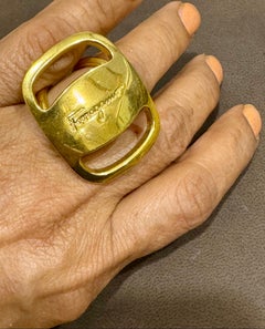Salvatore Ferragamo  Ganchini scarf ring /Ring gold Tone, Medium Size