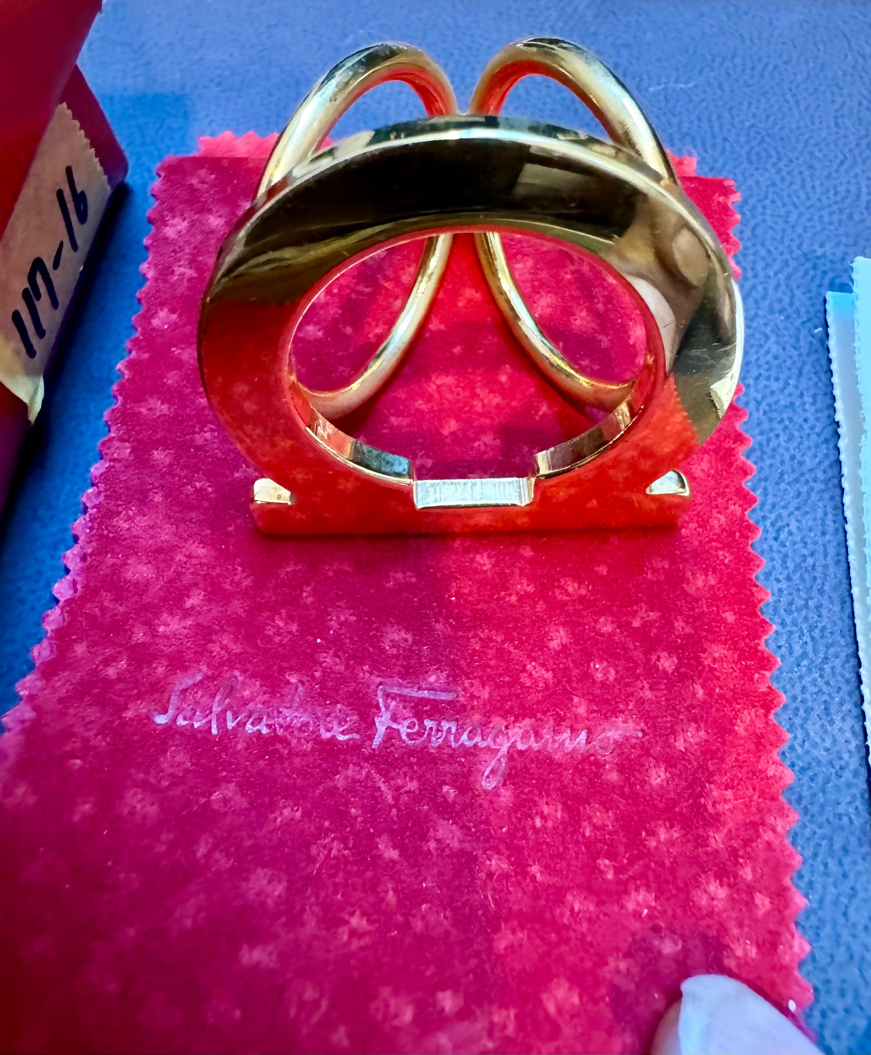 Salvatore Ferragamo  Ganchini scarf ring /Ring gold Tone, Medium Size In Excellent Condition For Sale In New York, NY