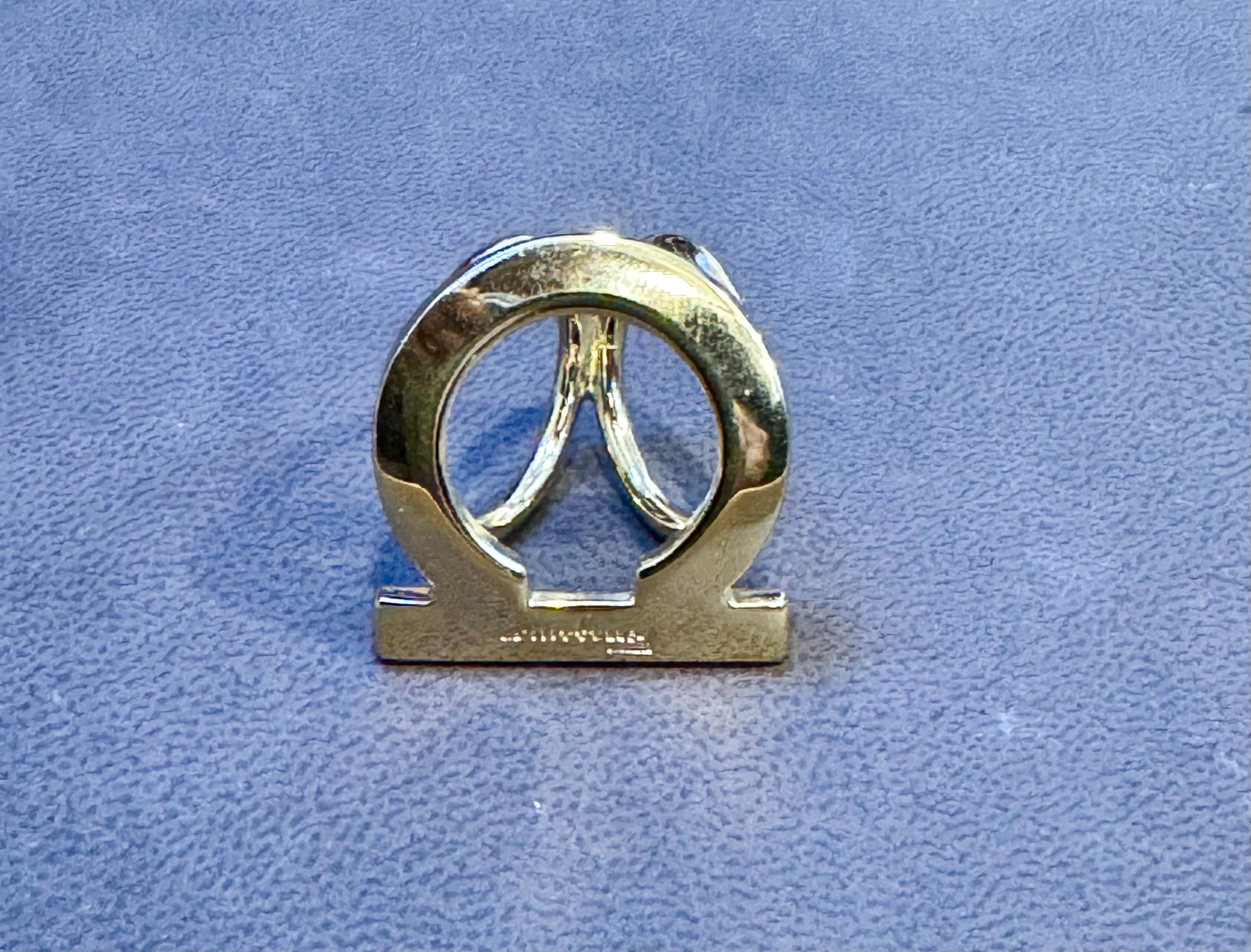 Salvatore Ferragamo  Ganchini scarf ring /Ring gold Tone, Medium Size For Sale 1