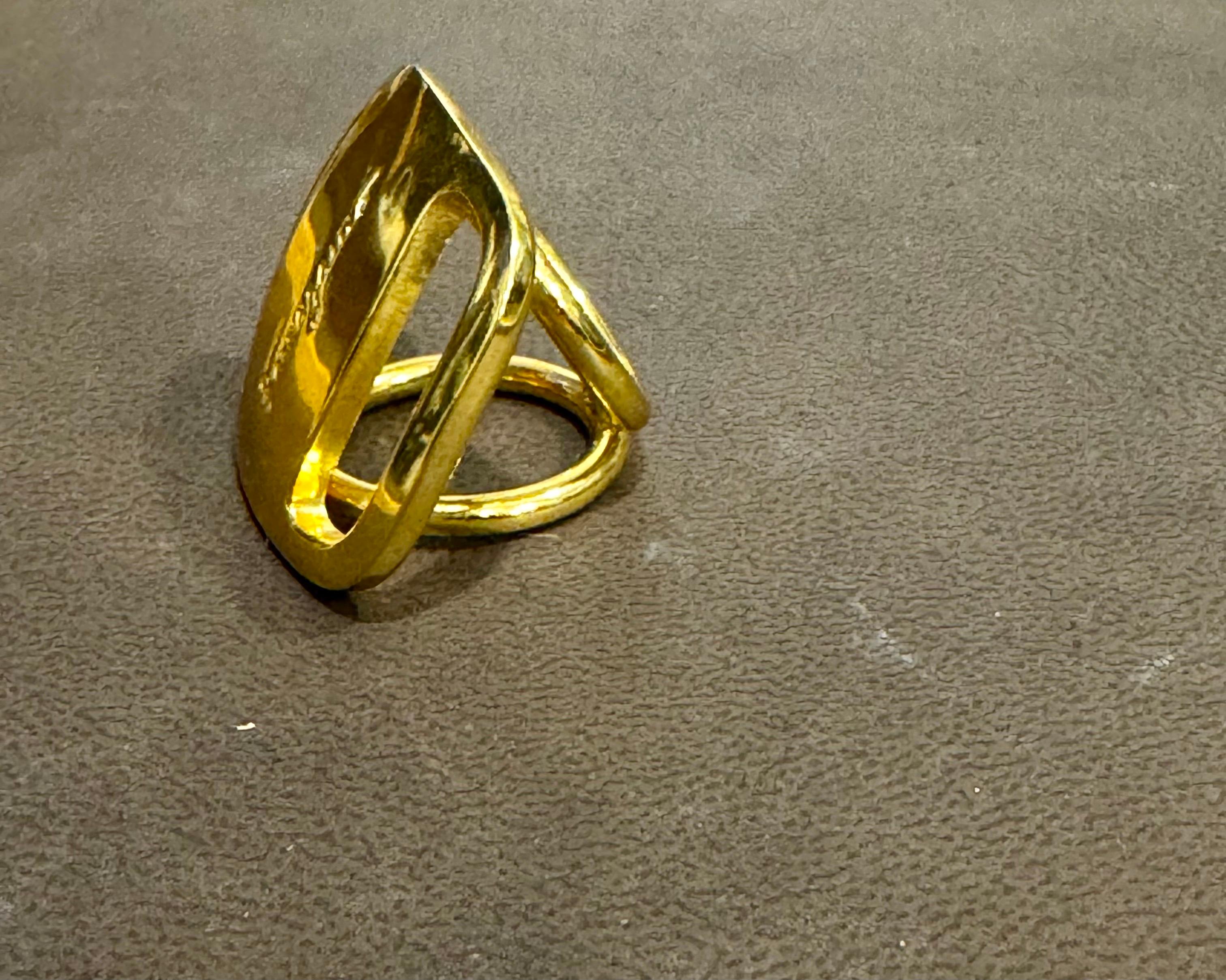 Salvatore Ferragamo  Ganchini scarf ring /Ring gold Tone, Medium Size For Sale 3