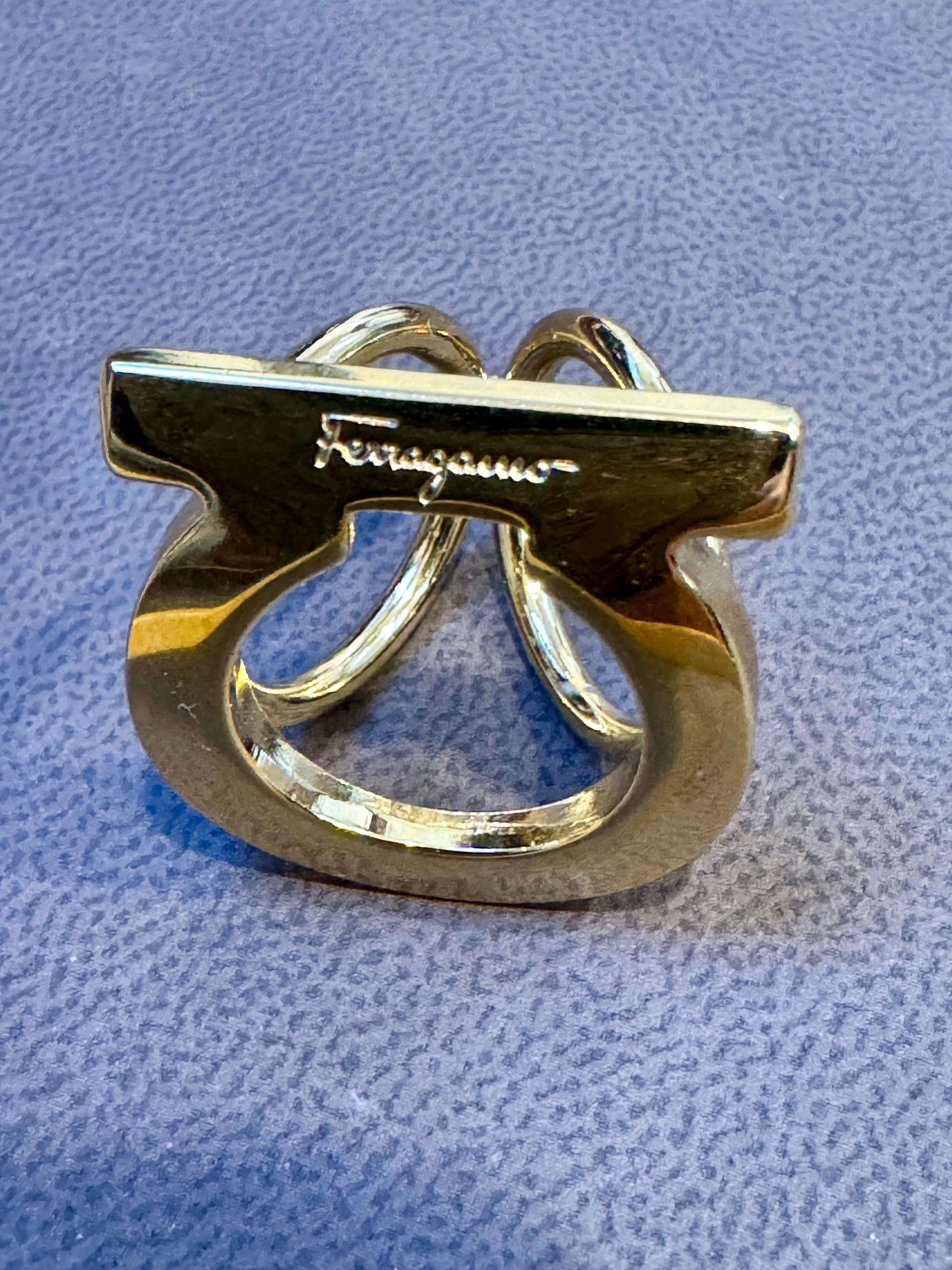 Salvatore Ferragamo  Ganchini scarf ring /Ring gold Tone, Medium Size For Sale 4