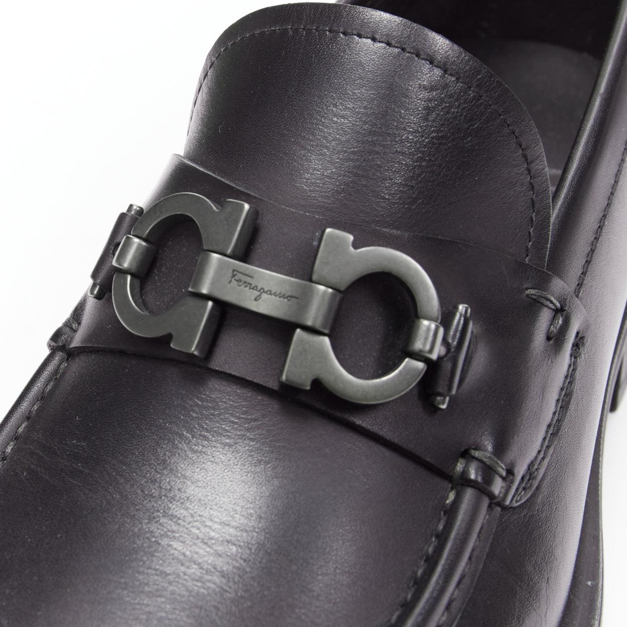 SALVATORE FERRAGAMO Gancini black leather logo buckles lug sole loafer UK8 EU42 For Sale 3