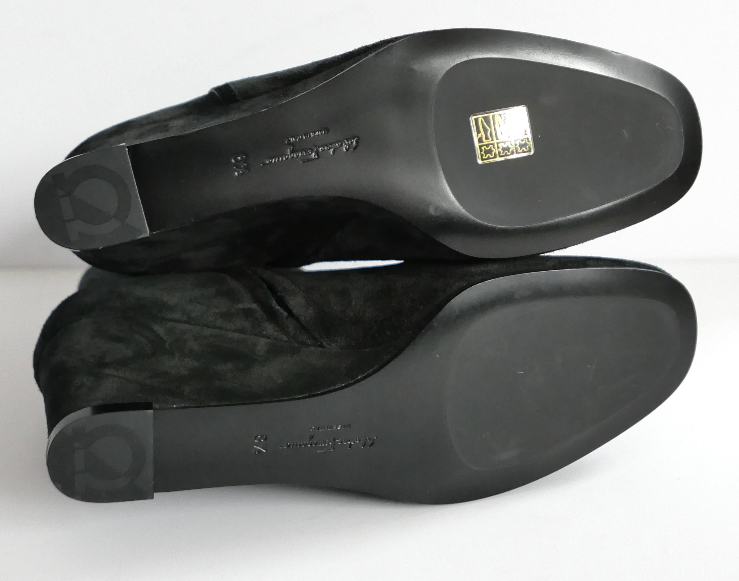 Salvatore Ferragamo Gancini-Stiefel mit Zierleiste Damen im Angebot