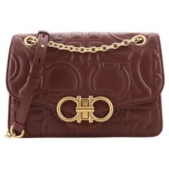 Salvatore Ferragamo Gancini Turnlock Klappentasche Gancini Gestepptes Leder Me