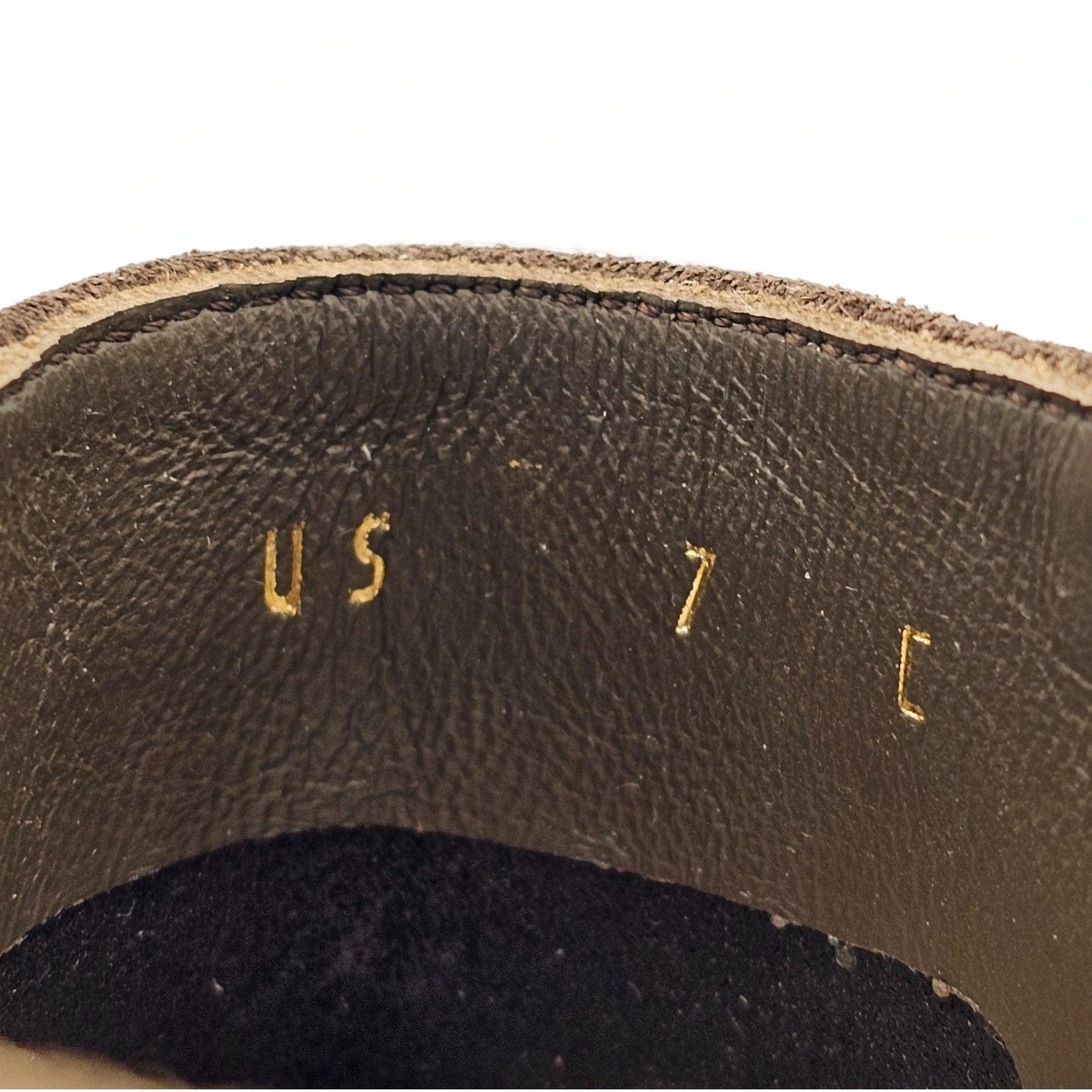 Salvatore Ferragamo Ghila Ankle Boots Suede in Brown In Excellent Condition For Sale In Los Angeles, CA