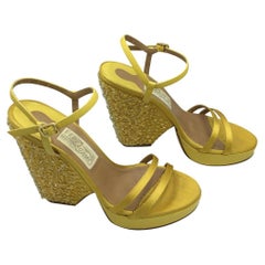 Salvatore Ferragamo - Sandales à paillettes en jaune