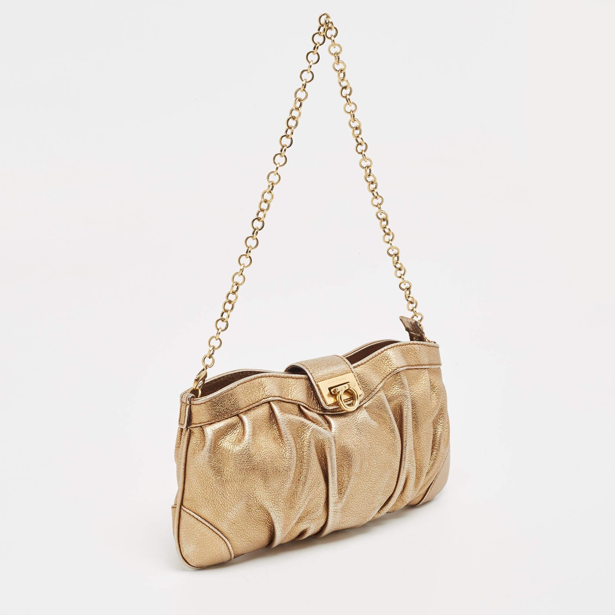 Salvatore Ferragamo Gold Leather Chain Clutch In Good Condition In Dubai, Al Qouz 2