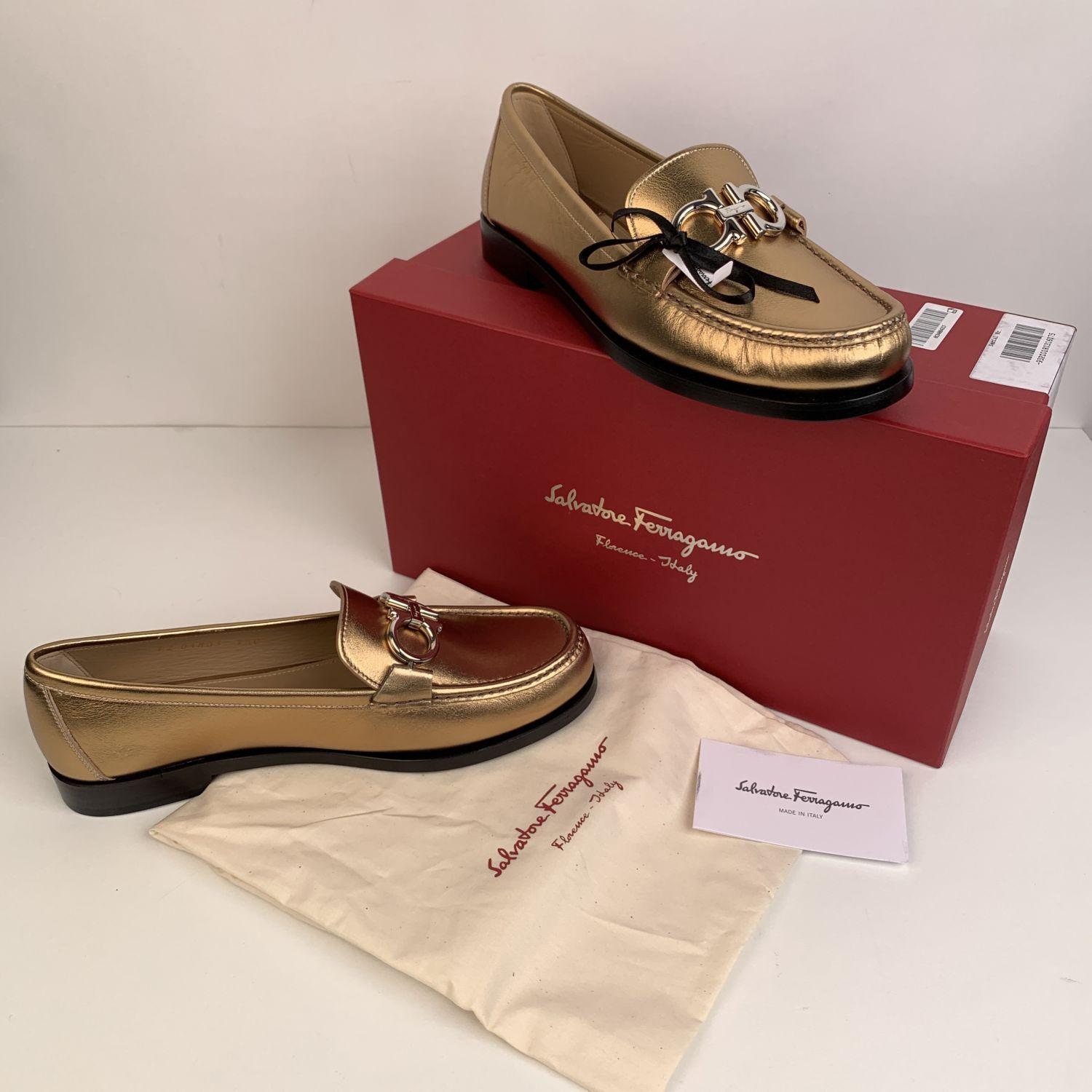 Salvatore Ferragamo Gold Leather Rolo Loafers Moccassins Size US 7C EU 37.5C 1