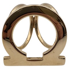 Salvatore Ferragamo Gancino Schal-Ring aus Gold und Metall