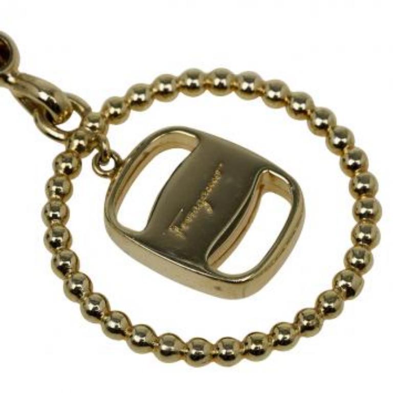 Salvatore Ferragamo Schlüsselanhänger mit Gold-Anhänger im Angebot 1