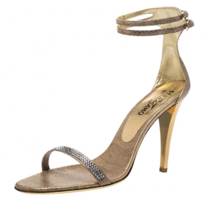 Salvatore Ferragamo Gold Snakeskin Tirosana Ankle Strap Sandals Size 40.5 en vente 3
