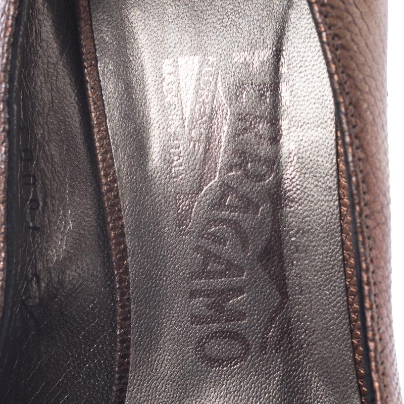 Women's Salvatore Ferragamo Golden Brown Leather Fiberia Peep Toe Pumps Size 39 For Sale