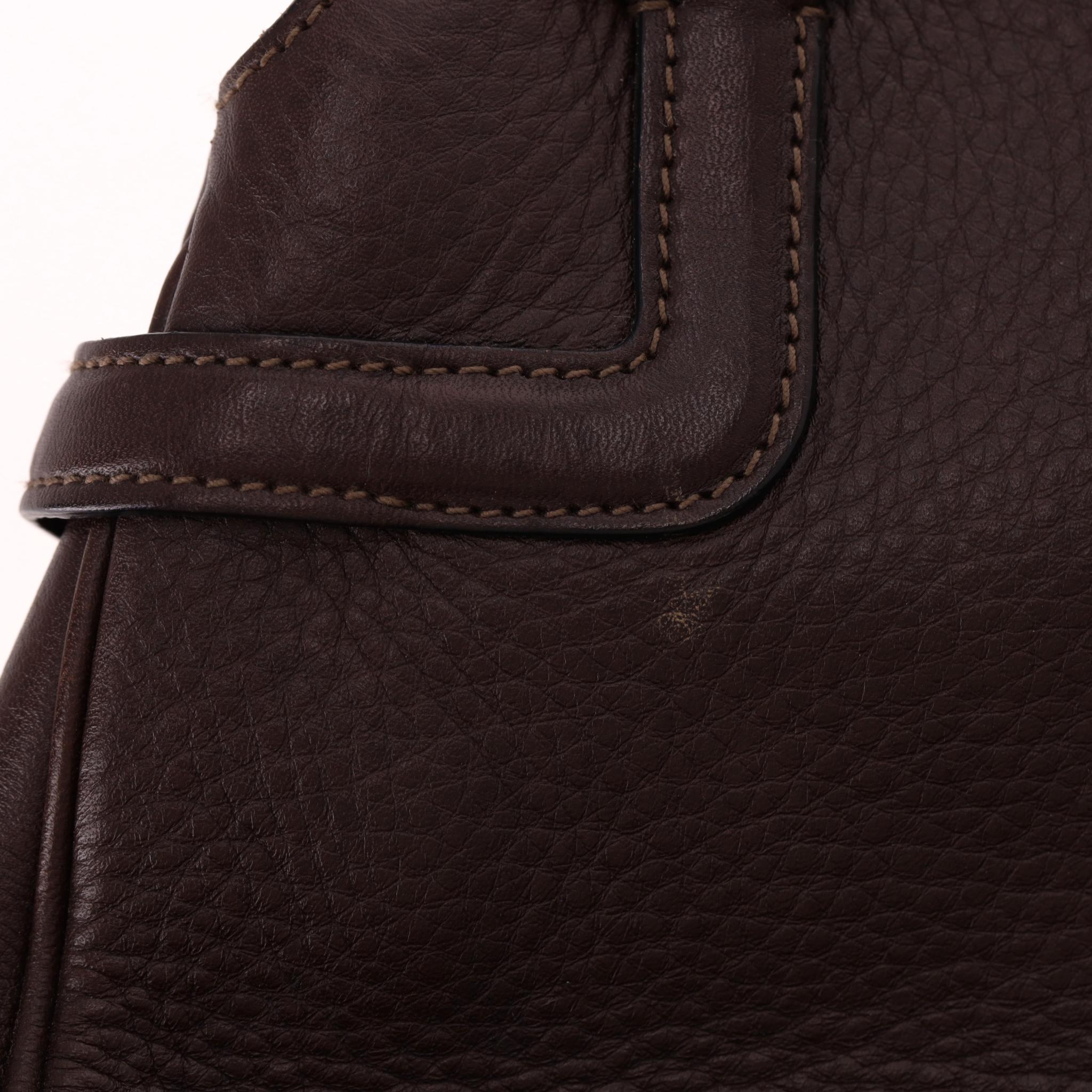 Salvatore Ferragamo - Sac à bandoulière en cuir grainé avec cordon de serrage en vente 7