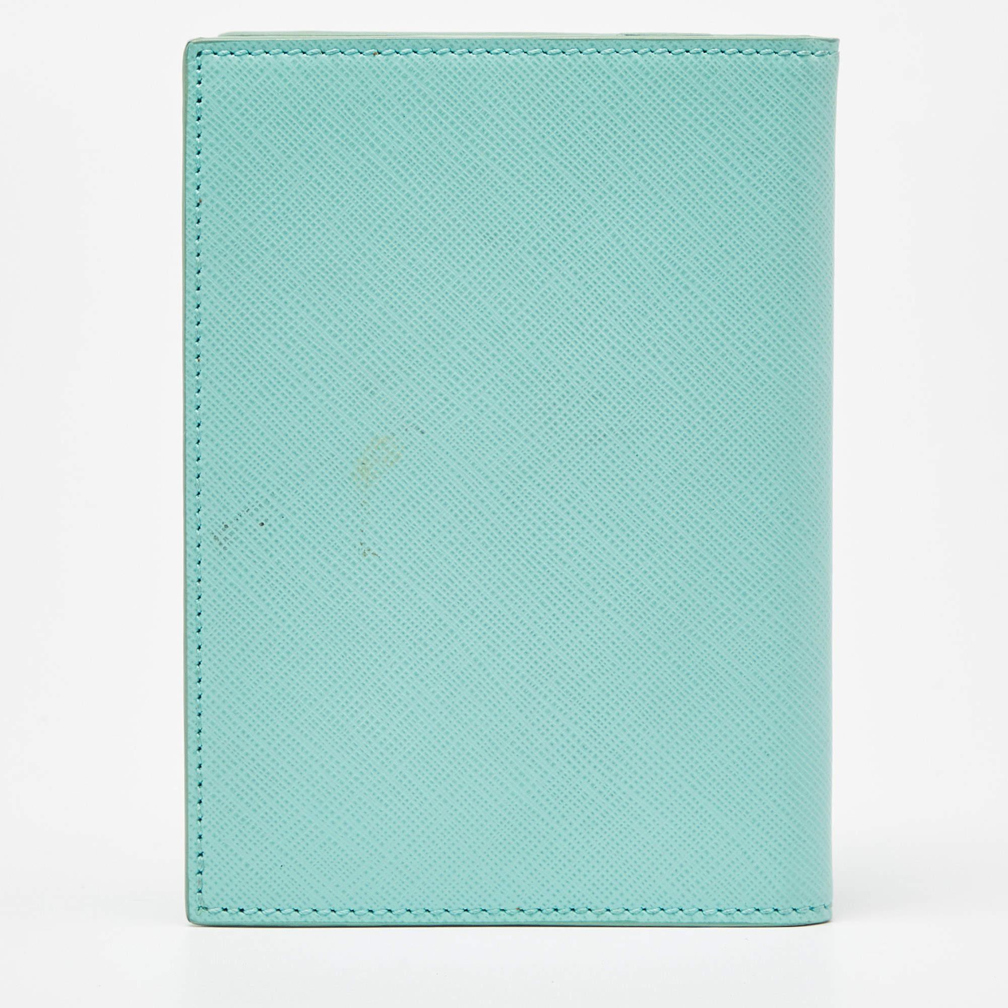 Women's Salvatore Ferragamo Green Leather Passport Holder For Sale