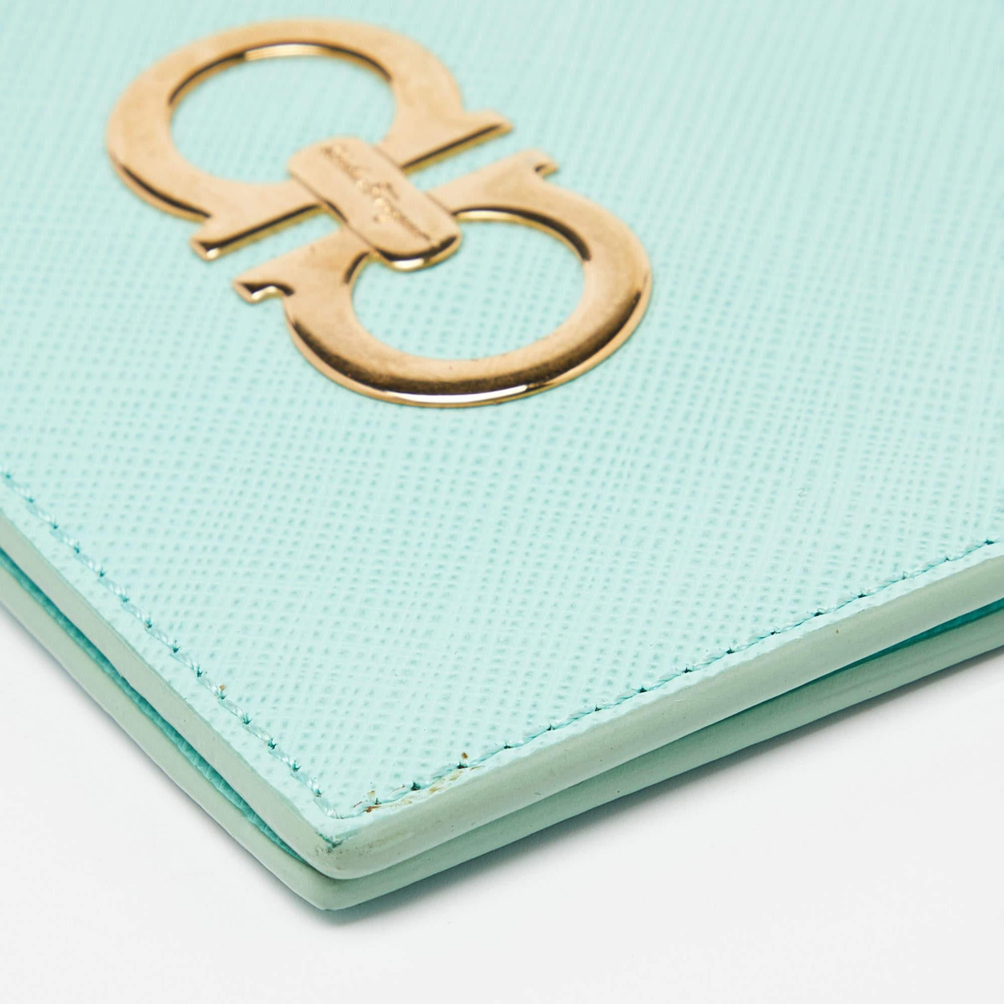 Salvatore Ferragamo Green Leather Passport Holder For Sale 5