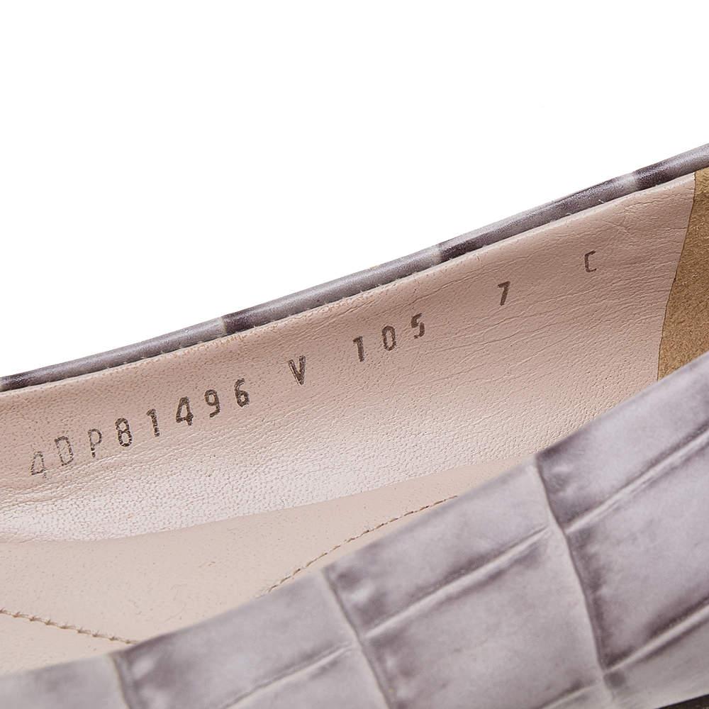 Salvatore Ferragamo Grey Croc Embossed Leather Varina Ballet Flats Size 37.5 For Sale 1