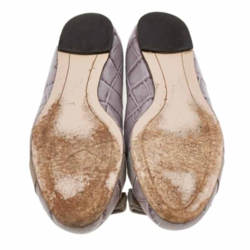 Salvatore Ferragamo Grey Croc Embossed Leather Varina Ballet Flats Size 37.5 For Sale 3