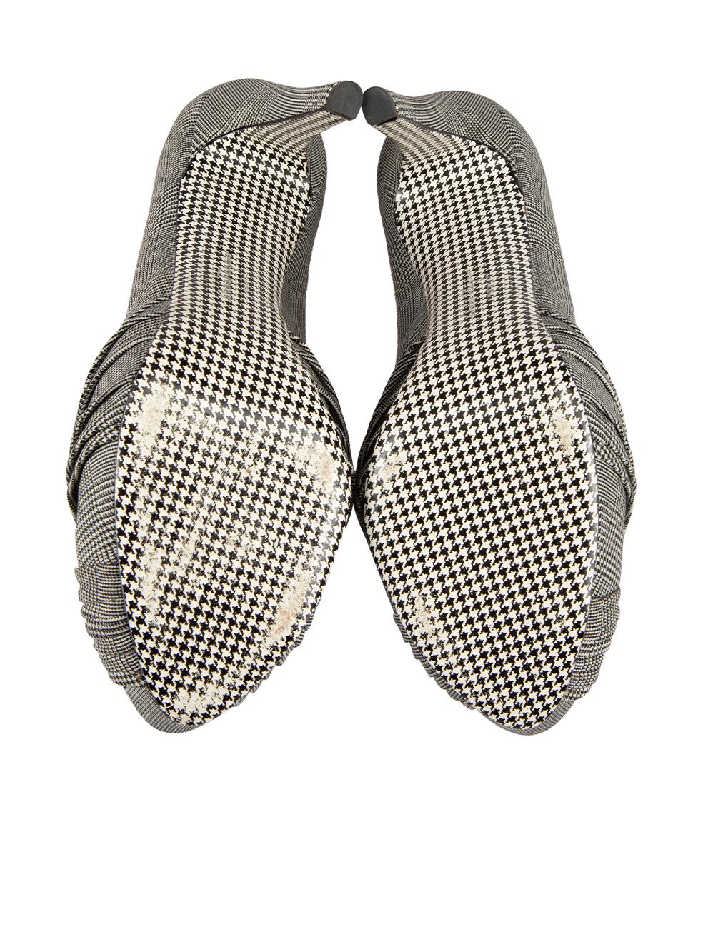 Women's Salvatore Ferragamo Grey Houndstooth Heels Size US 8.5 For Sale