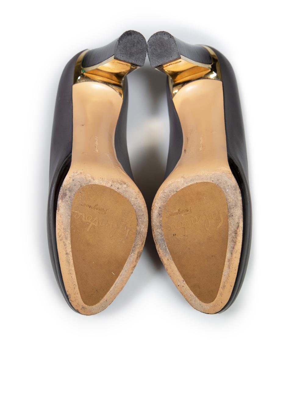 Women's Salvatore Ferragamo Grey Leather Almond Toe Heels Size US 7.5 For Sale