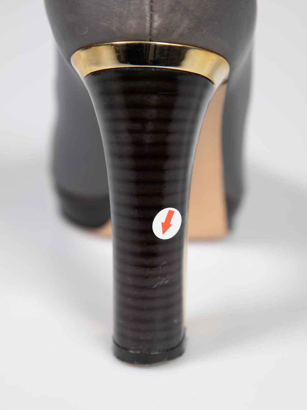 Salvatore Ferragamo Grey Leather Almond Toe Heels Size US 7.5 For Sale 1