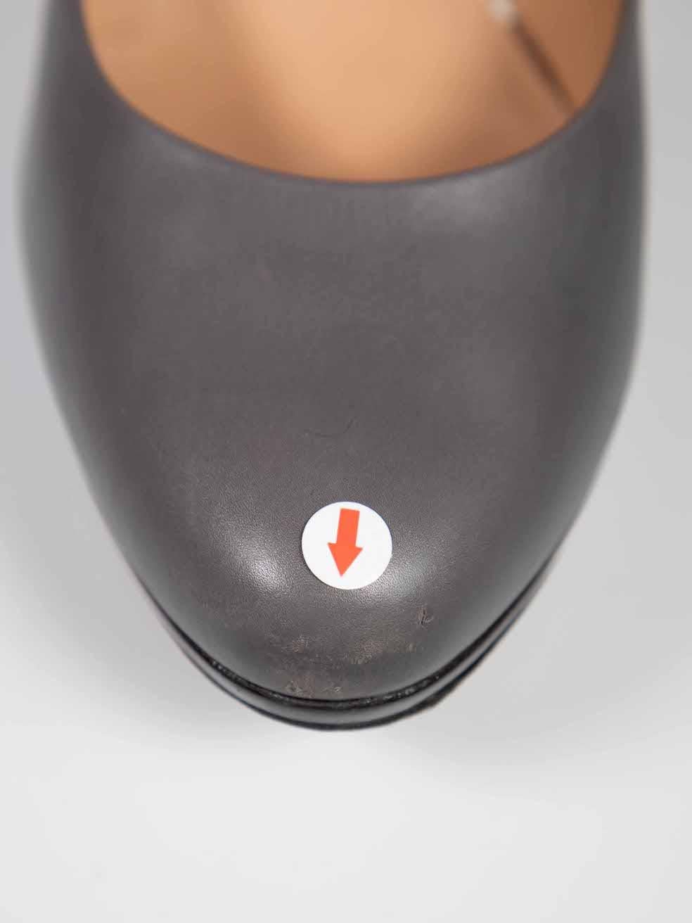 Salvatore Ferragamo Grey Leather Almond Toe Heels Size US 7.5 For Sale 2