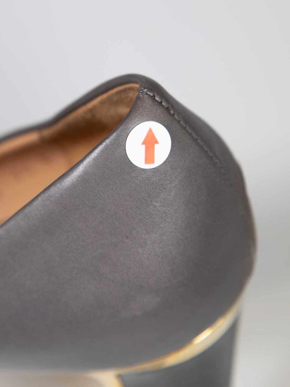 Salvatore Ferragamo Grey Leather Almond Toe Heels Size US 7.5 For Sale 3