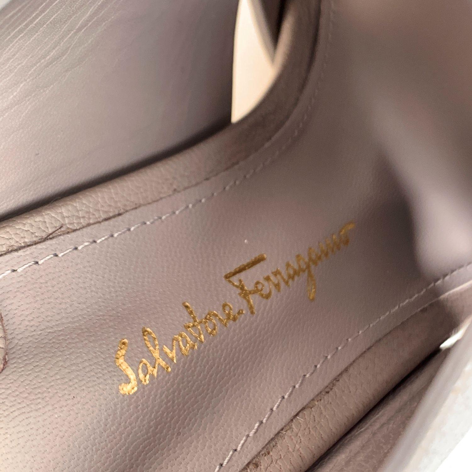 Salvatore Ferragamo Graue Lasa 70er Jahre Sandalen aus Leder mit Absatz, US 7C EU 37,5 2