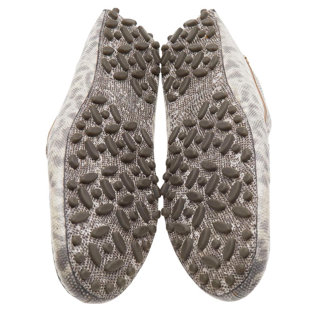 Men's Salvatore Ferragamo Grey Leather Slip on Loafers Size 41.5 For Sale