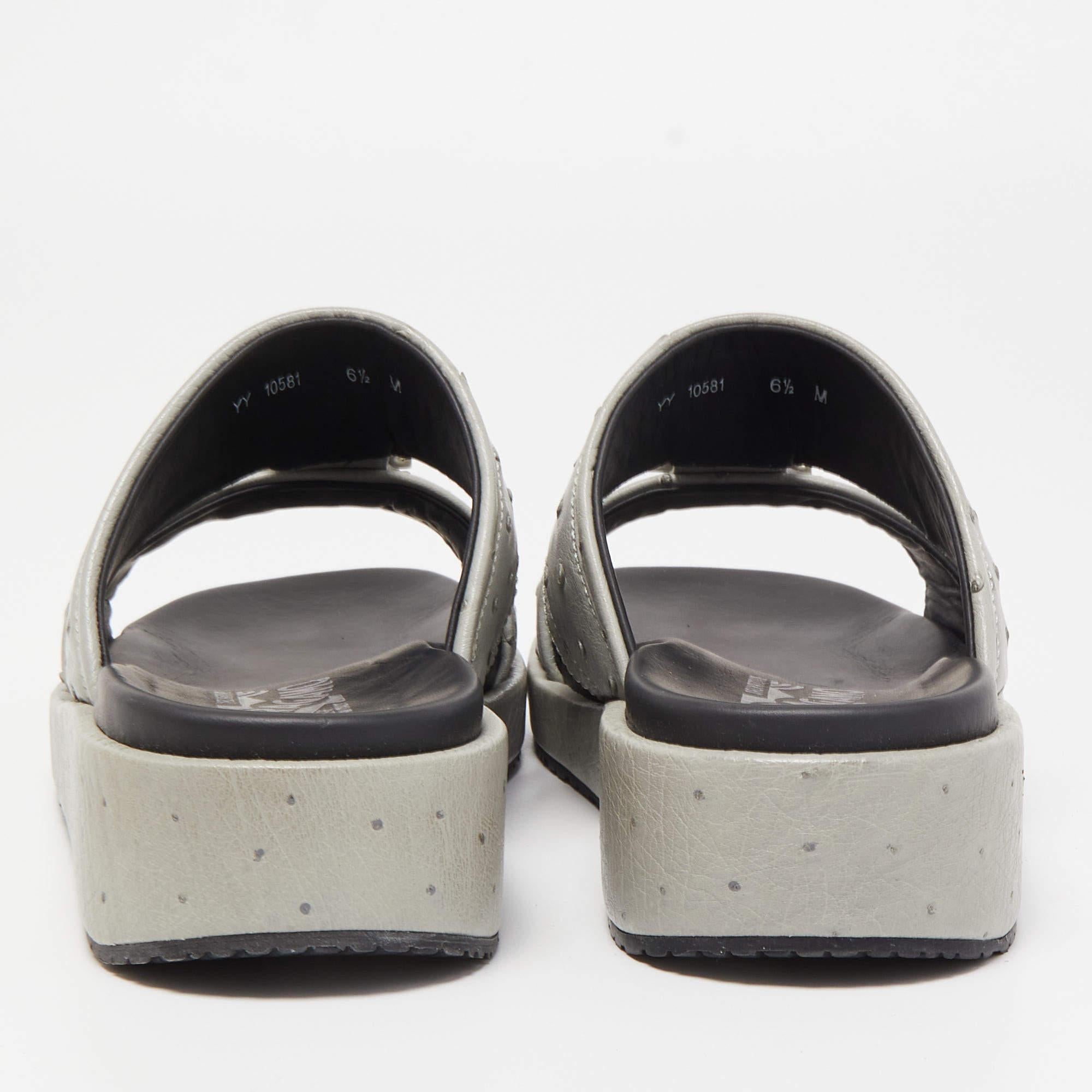 Salvatore Ferragamo Grey Ostrich Leather Lufti Buckle Detail Slide Sandals  In New Condition In Dubai, Al Qouz 2