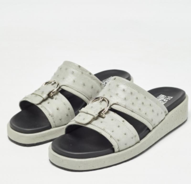 Salvatore Ferragamo Grau Strauß Lutfi Plateau Pantoletten Größe 40.5 im Angebot 4