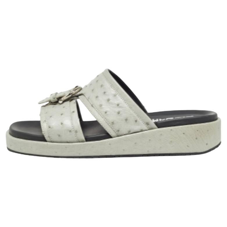 Salvatore Ferragamo Grau Strauß Lutfi Plateau Pantoletten Größe 40.5 im Angebot