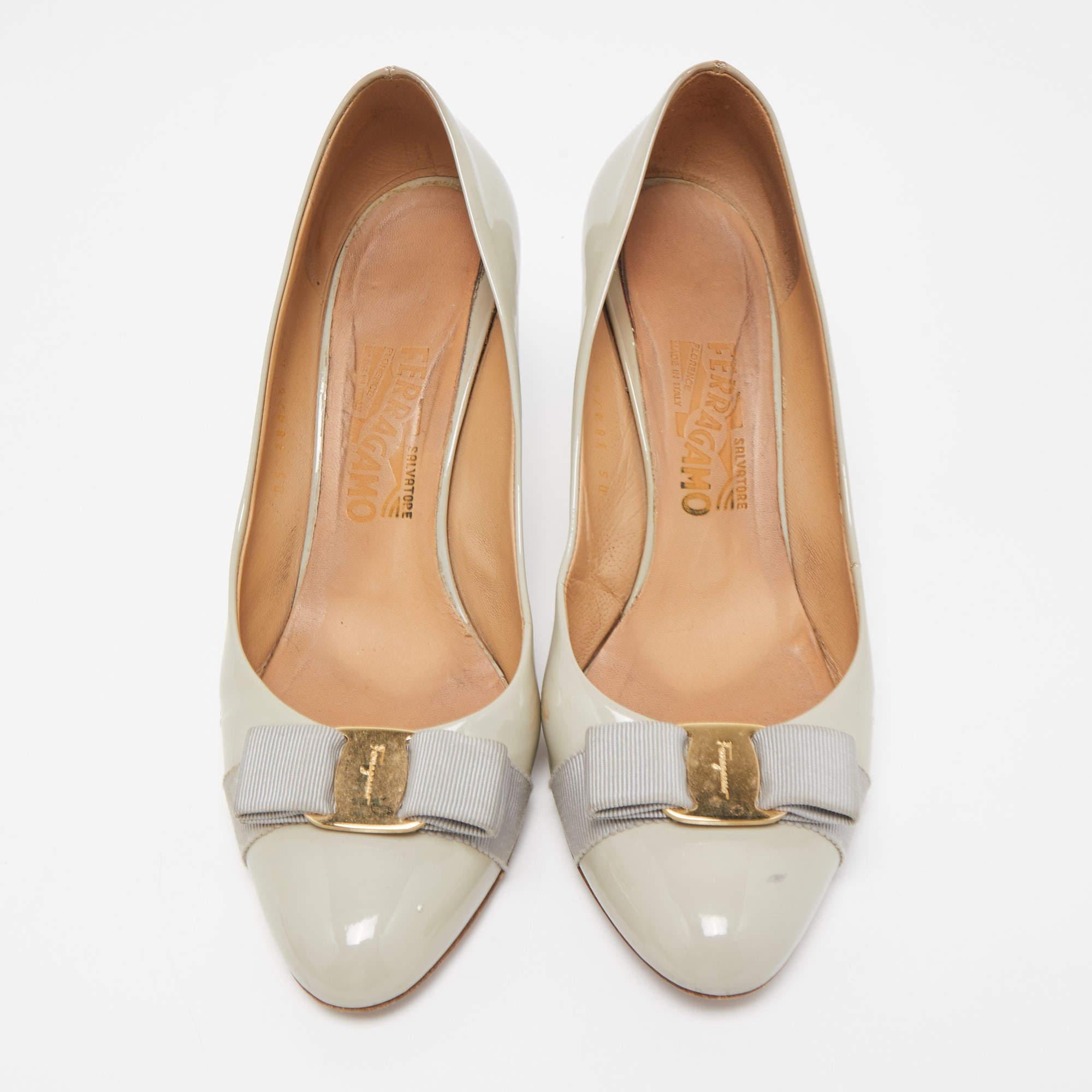Beige Salvatore Ferragamo Grey Patent Leather Vara Bow Pumps Size 39