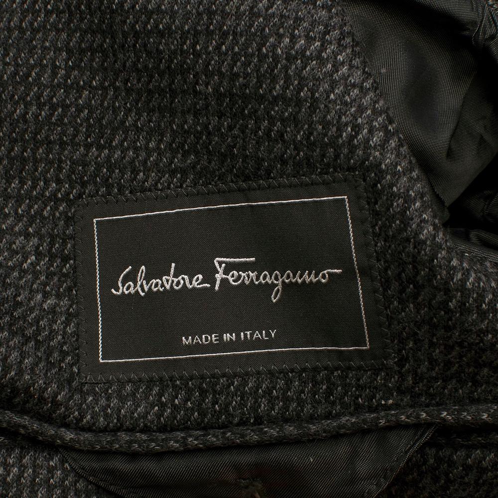 Salvatore Ferragamo Grey Wool Knit Single Breasted Blazer - Size Medium 48 In Good Condition For Sale In London, GB
