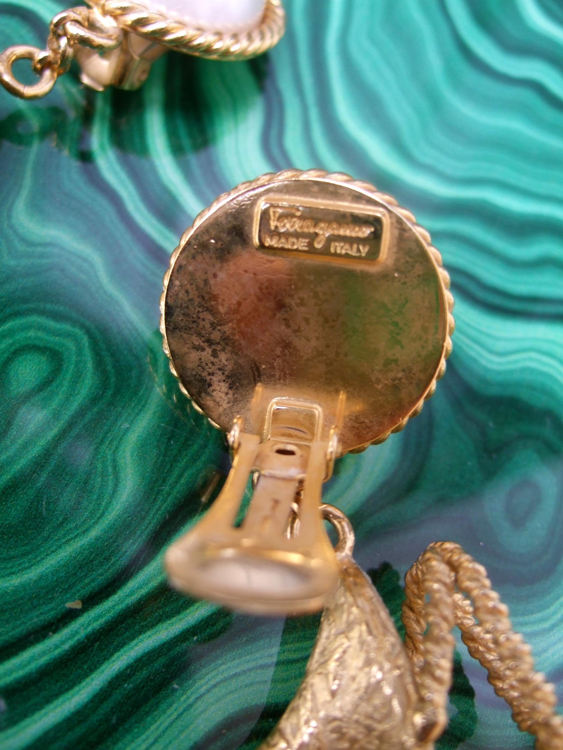 Salvatore Ferragamo Orecchini a clip con scarpe pendenti, anni '80, C.C. in vendita 9