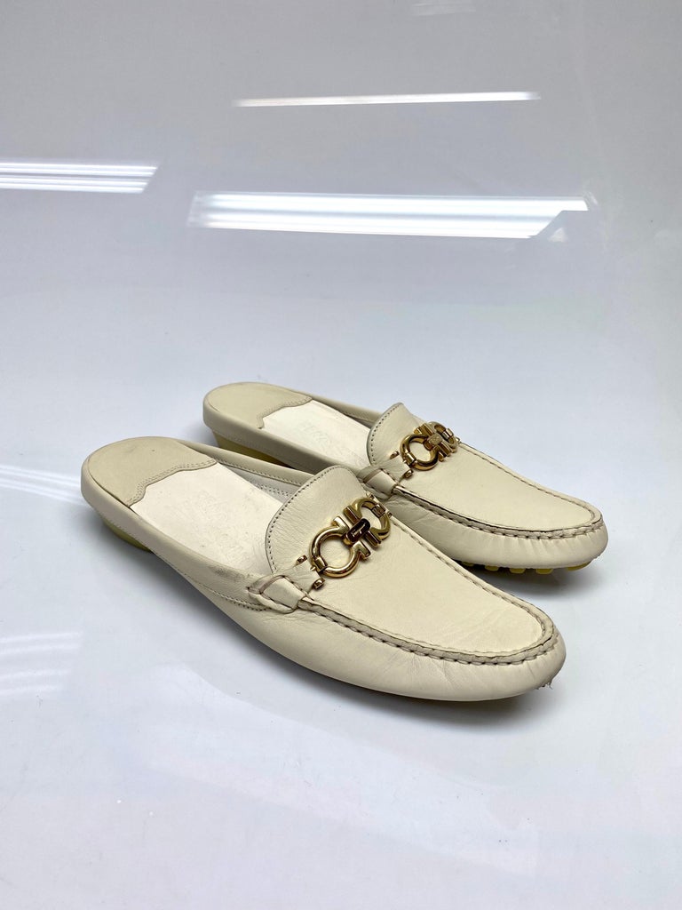 Salvatore Ferragamo Ivory Leather Driving Mule - Size 6.5  display picture 3