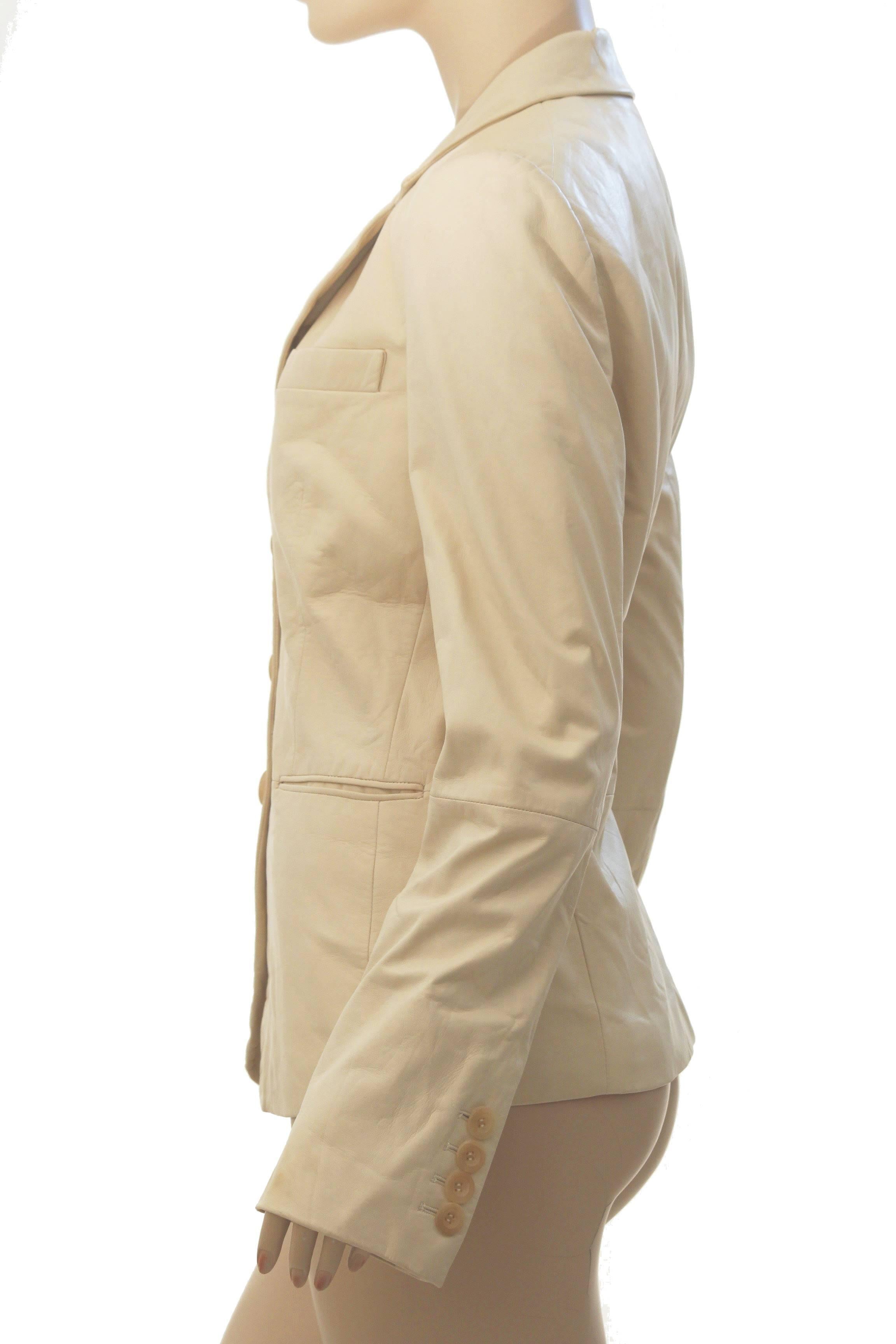 Salvatore Ferragamo Jacke aus weichem Leder Vanilla Cremefarbener Blazer Größe 44 Italien im Angebot 1